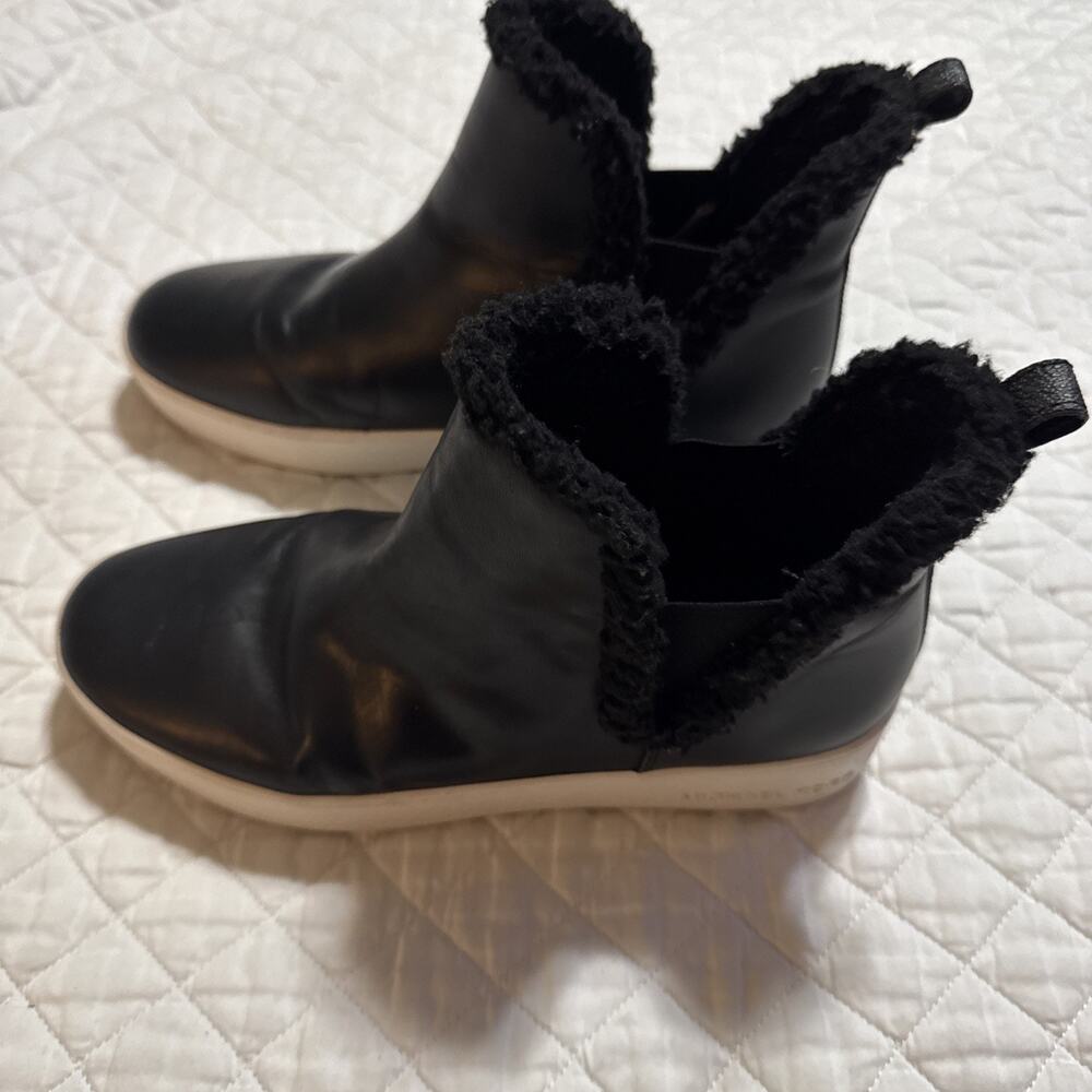 Direction Womans Black platform Shoes 8M New